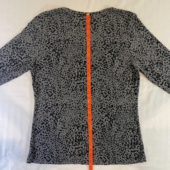 Cuddl Duds Size XL Animal Print Top Crew Neck Long Sleeves Black Gray - Picture 5 of 7